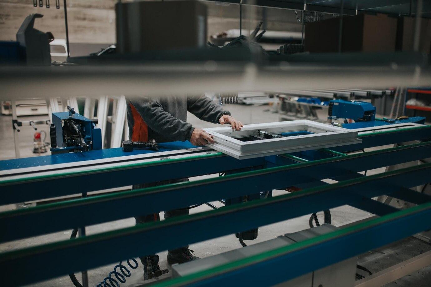how plastic extrusion works